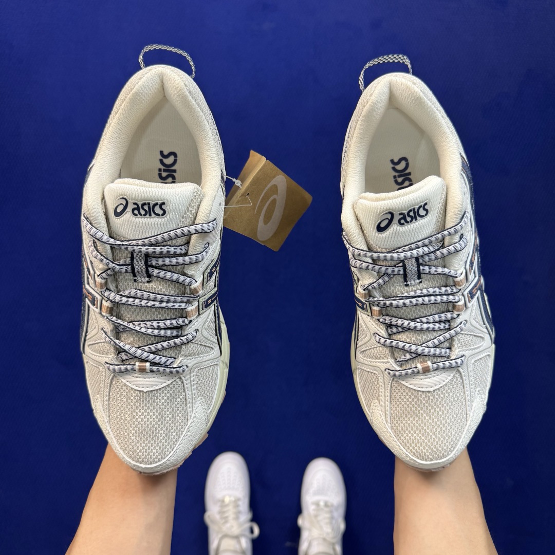 主推优势私 亚瑟士ASICS GEL-NYC系列 复古休闲鞋 第34色:1203B133-025 尺码：36 37 37