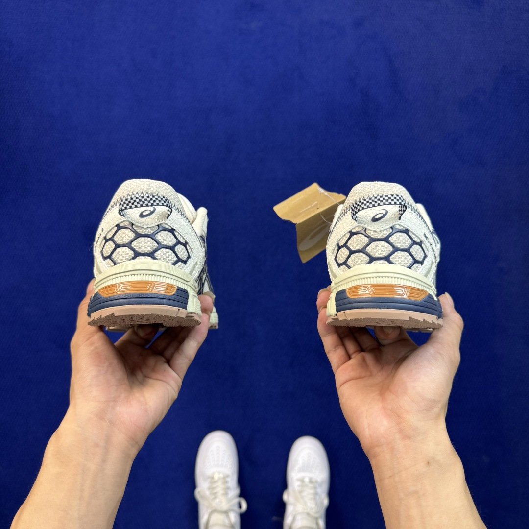 主推优势私 亚瑟士ASICS GEL-NYC系列 复古休闲鞋 第34色:1203B133-025 尺码：36 37 37