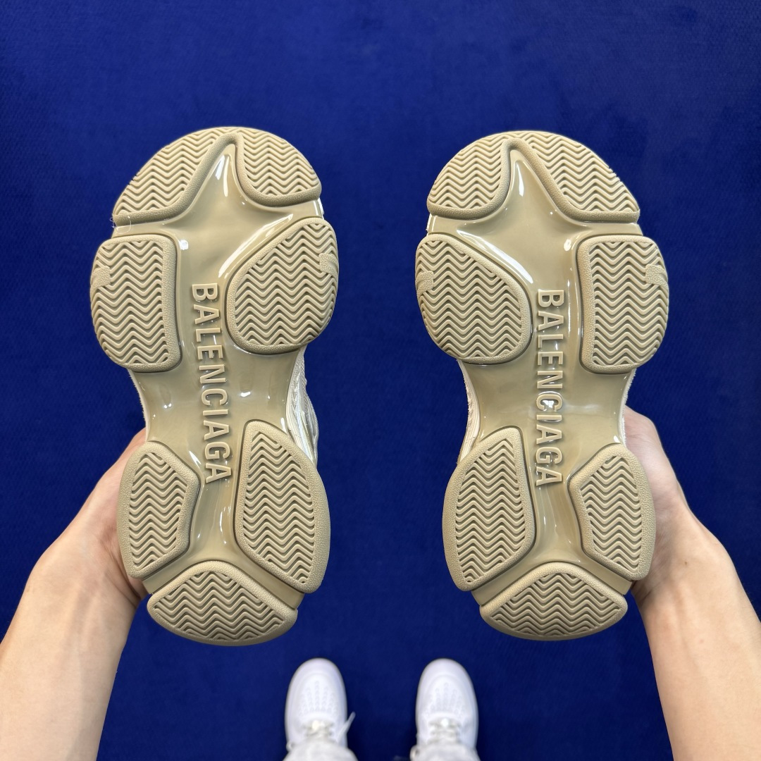 Balenciaga巴黎世家 Triple S .2 棕色 货号： WTSM0 9900 尺码：35 36 37 38 
