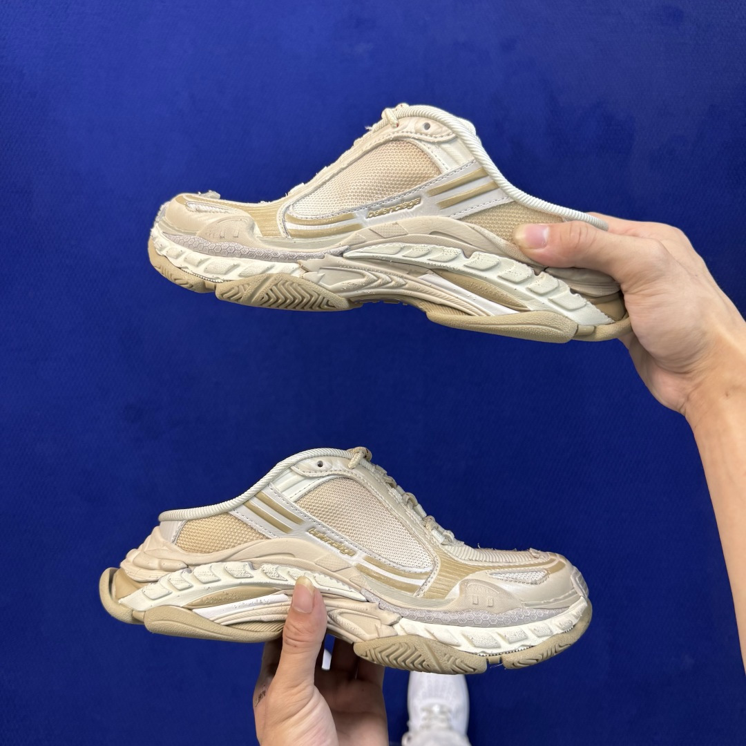 Balenciaga巴黎世家 Triple S .2 棕色 货号： WTSM0 9900 尺码：35 36 37 38 