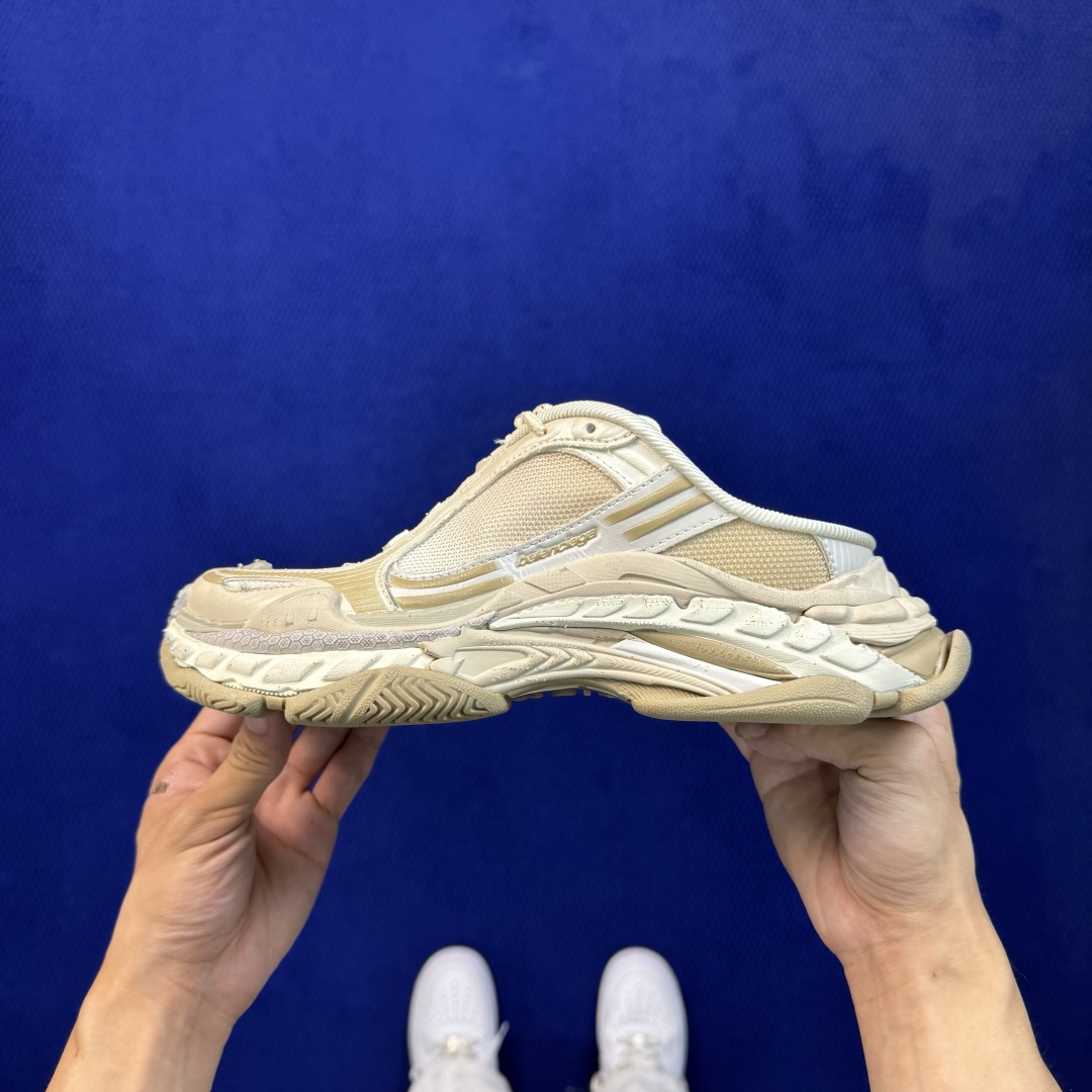 Balenciaga巴黎世家 Triple S .2 棕色 货号： WTSM0 9900 尺码：35 36 37 38 
