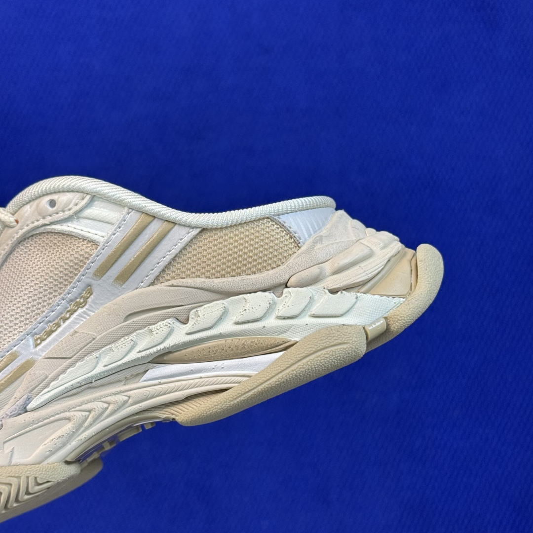 Balenciaga巴黎世家 Triple S .2 棕色 货号： WTSM0 9900 尺码：35 36 37 38 