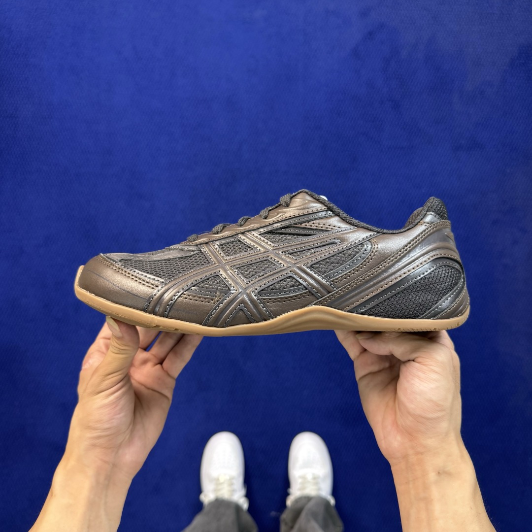 亚瑟士 ASICS GEL-PHAI Z 薄底休闲鞋 第3色:深棕 货号：1203B126-200 尺码：36 37 3