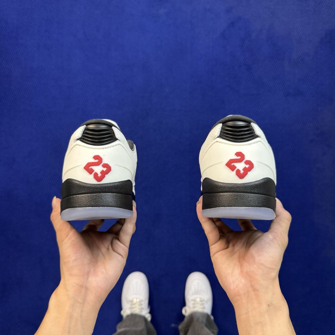 Air Jordan Sixty Plus 低帮复古篮球鞋 aj5低帮番外篇 第1色:米白 货号:IH2047-005 Air Jordan Sixty Plus 低帮复古篮球鞋 aj5低帮番外篇 第1色:米白 货号:IH2047-005