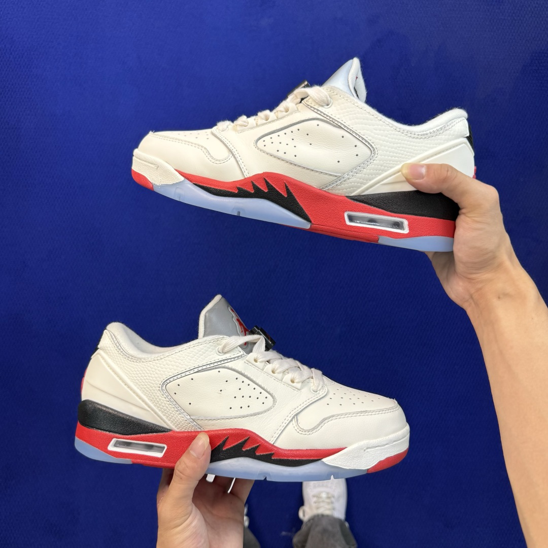 Air Jordan Sixty Plus 低帮复古篮球鞋 aj5低帮番外篇 第2色:白红 货号:IH2047-100 Air Jordan Sixty Plus 低帮复古篮球鞋 aj5低帮番外篇 第2色:白红 货号:IH2047-100