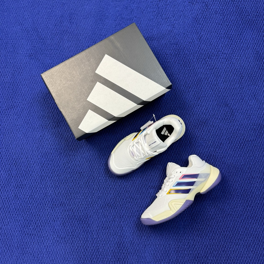 adidas BARRICADE 14 M 专业网球鞋 第7色:白色多彩 货号：KK3854 王欣瑜同款战靴，主打侧向支