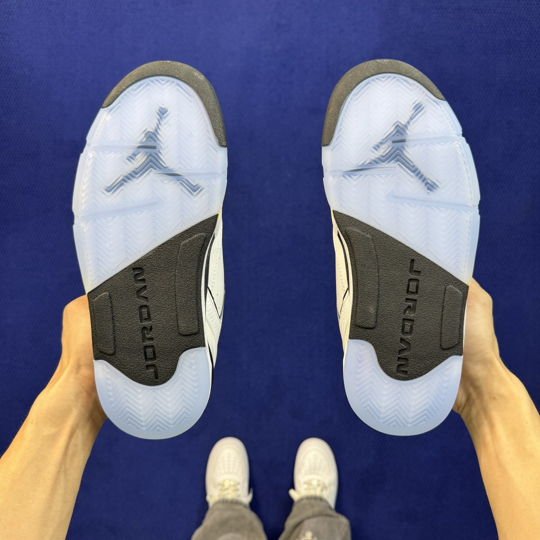 Air Jordan Sixty Plus 低帮复古篮球鞋 aj5低帮番外篇 第3色:黑白黄 货号：IO1866-103
