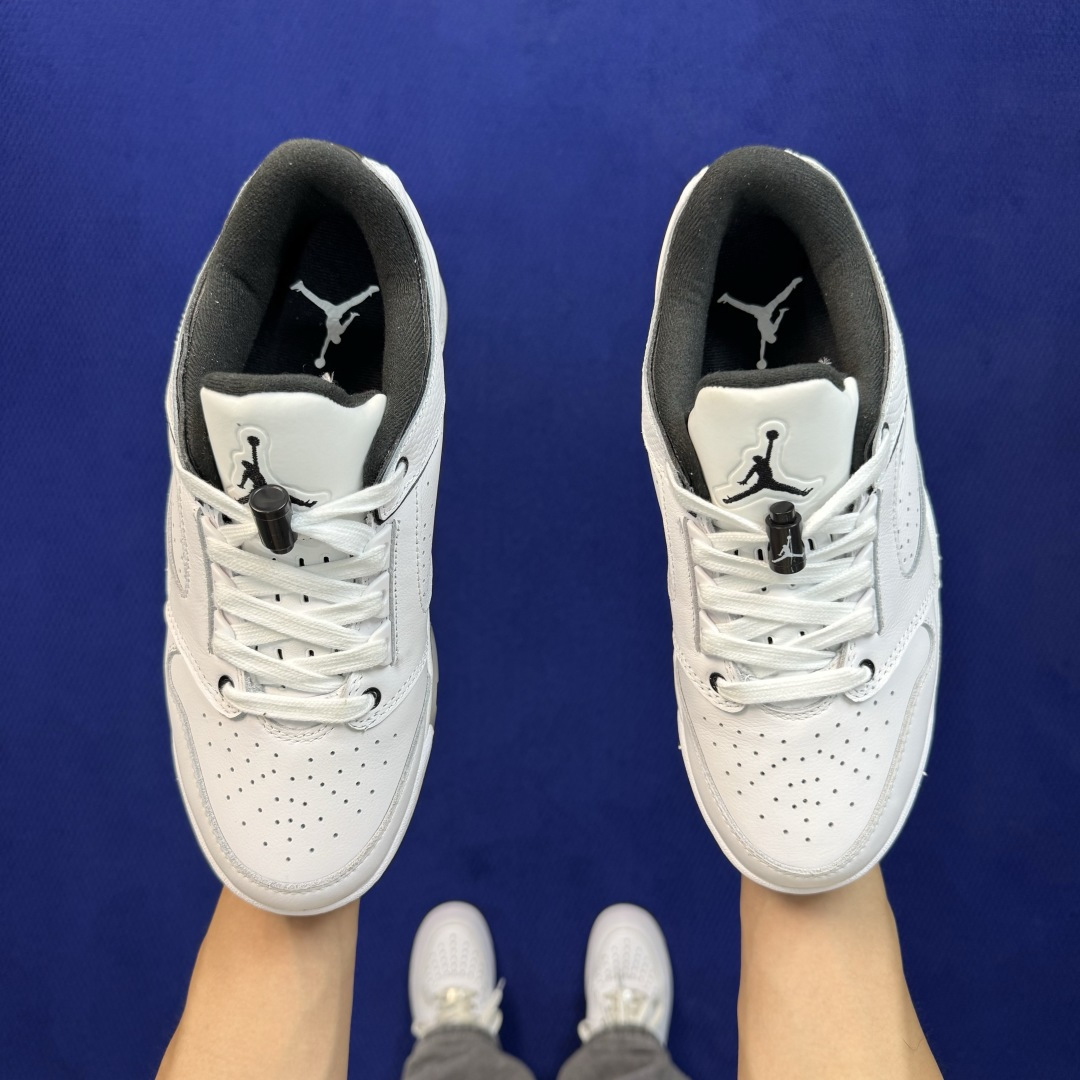 Air Jordan Sixty Plus 低帮复古篮球鞋 aj5低帮番外篇 第5色:白黑 货号：IR1847-103 