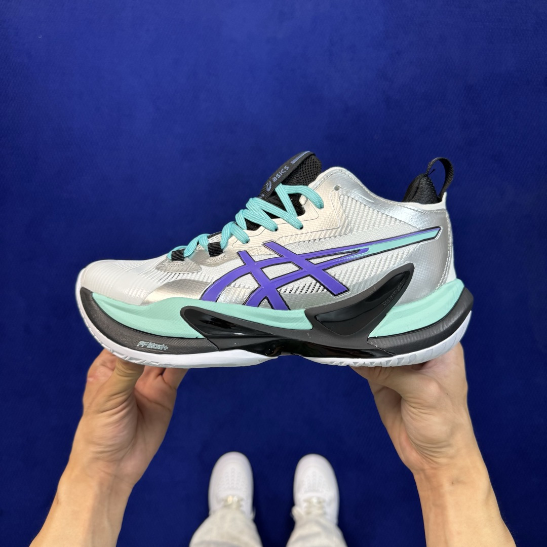 亚瑟士中帮训练鞋！Asics Metarise 2.0 树脂加工的网眼材料的鞋面结构为脚的运动提供了耐用性和可跟随性， 