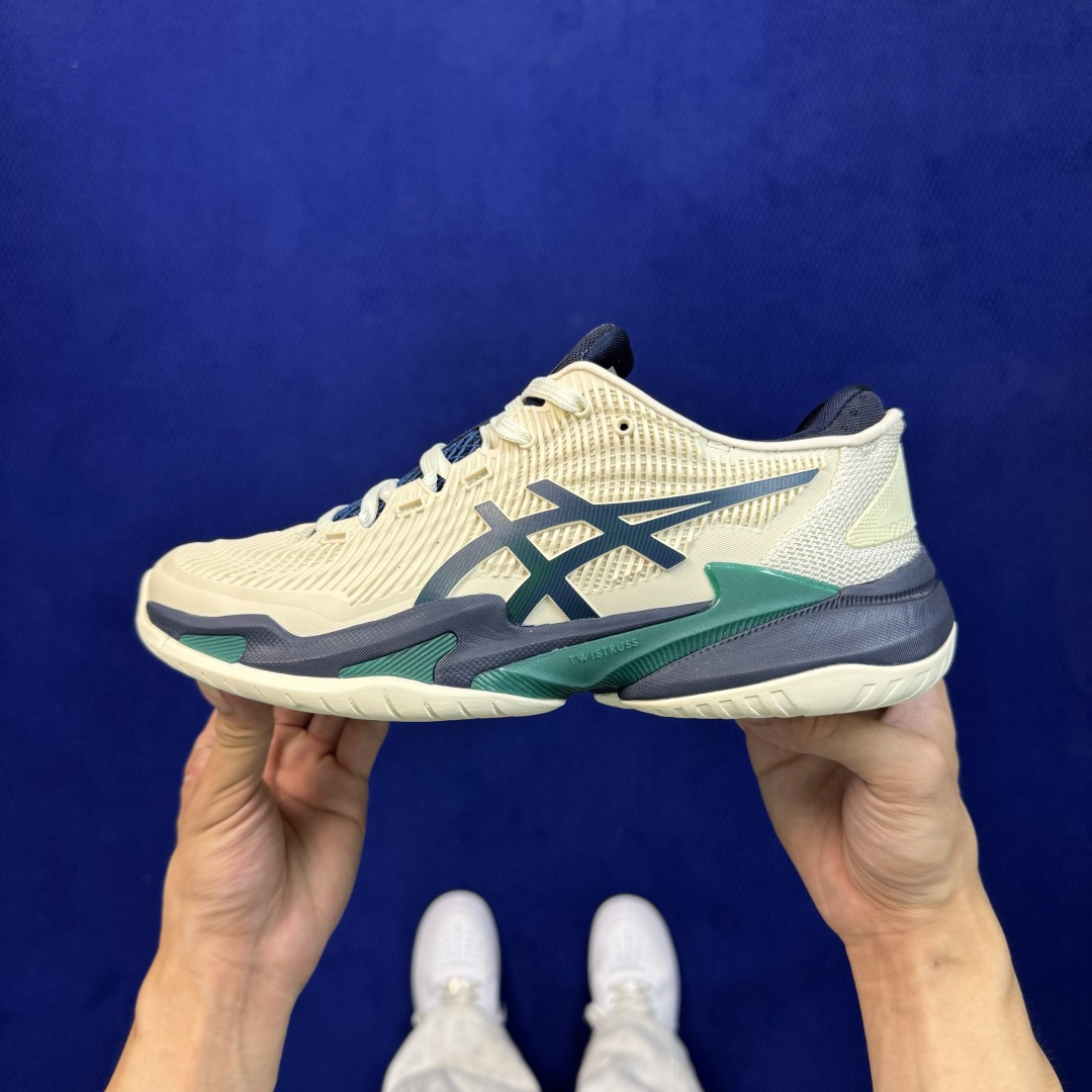 亚瑟士网球鞋🎾Asics Court FF 3 第34色‼️ 适用于硬地球场的网球鞋 树脂加工的网眼材料的鞋面结构为脚的