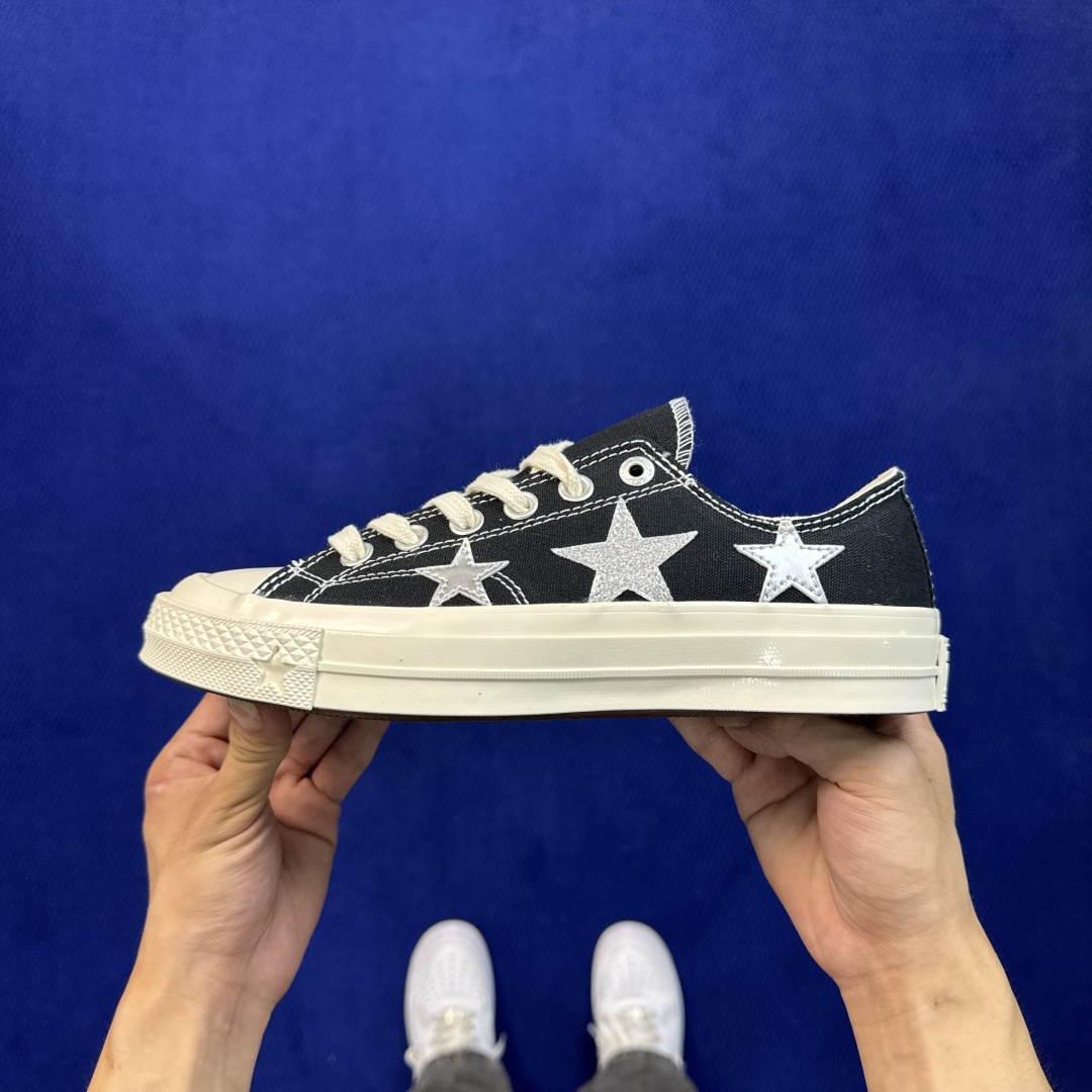 2026匡威全新发布！Converse CHUCK 70X 星星标帆布鞋 低帮星星印花黑色 货号：A24220C 尺码：