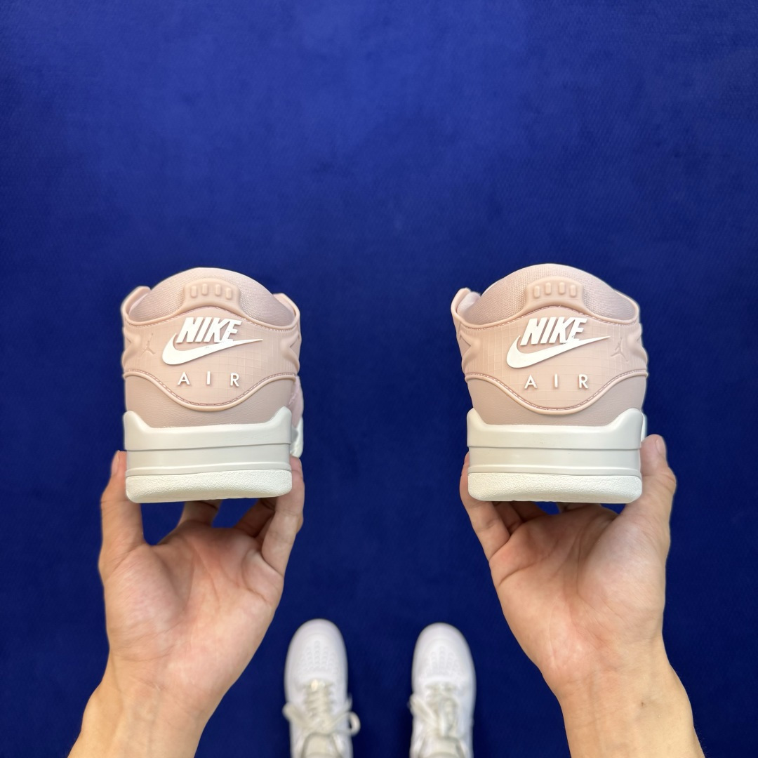 aj4 RM低帮系列 第10色:粉色 Jordan Air Jordan 4 RM 篮球鞋 大厂出品，品质稳定，长期供货