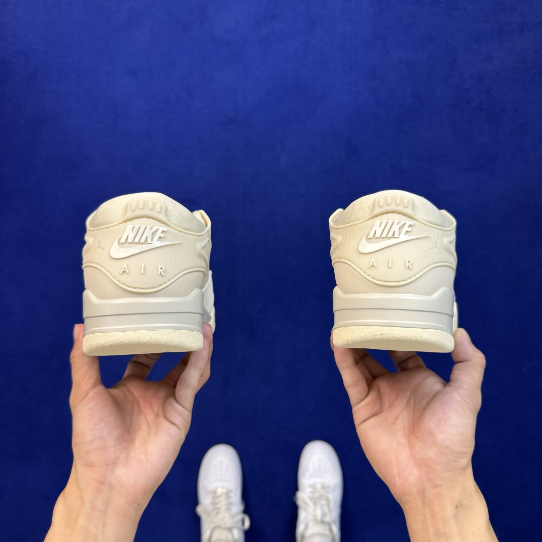 aj4 RM低帮系列 第11色:米白色 Jordan Air Jordan 4 RM 篮球鞋 大厂出品，品质稳定，长期供