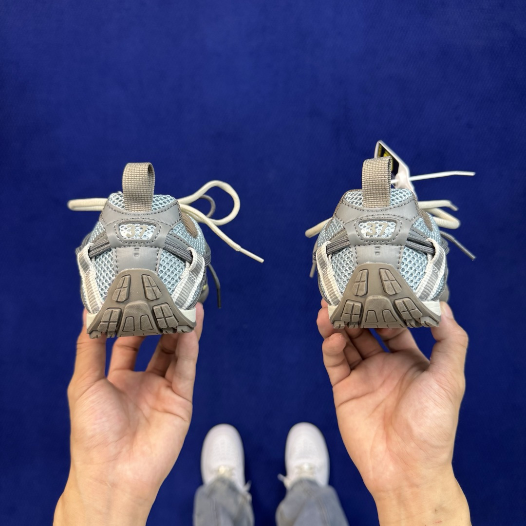 Balenciaga巴黎世家 25代Radar 圆头系带 做旧效果 低帮 生活休闲鞋 棕黄 货号： WSTGL 2471