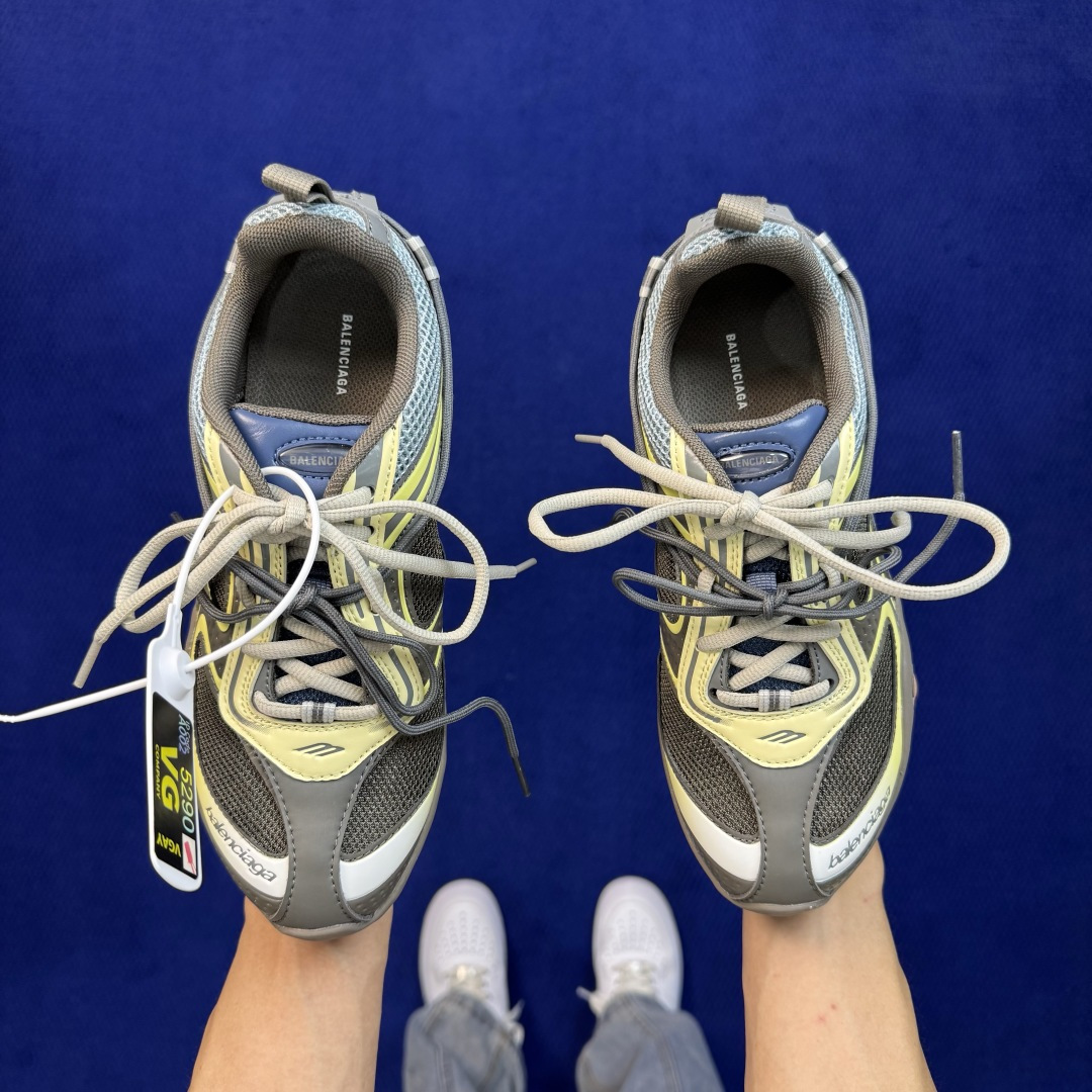 Balenciaga巴黎世家 25代Radar 圆头系带 做旧效果 低帮 生活休闲鞋 棕黄 货号： WSTGL 2471