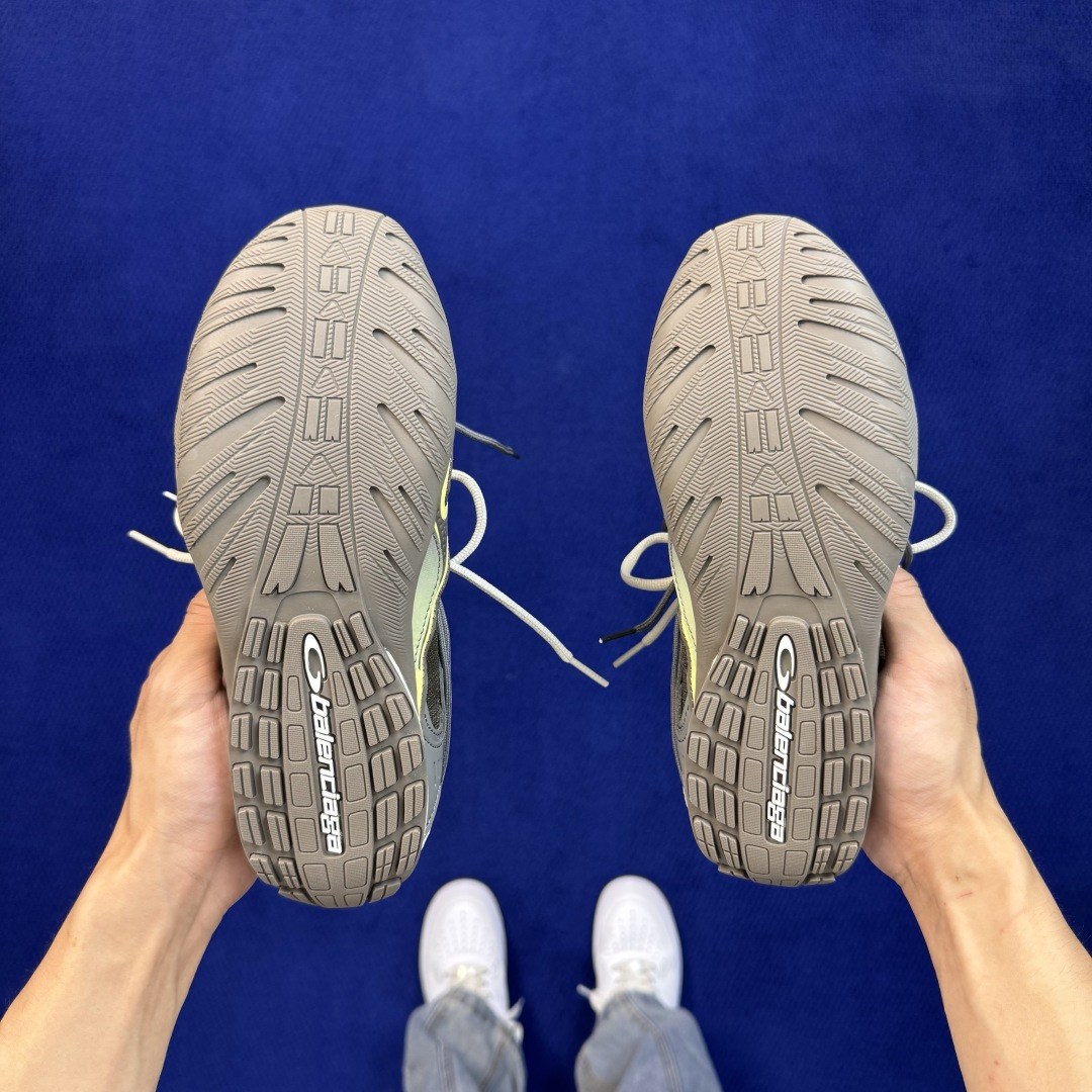 Balenciaga巴黎世家 25代Radar 圆头系带 做旧效果 低帮 生活休闲鞋 棕黄 货号： WSTGL 2471