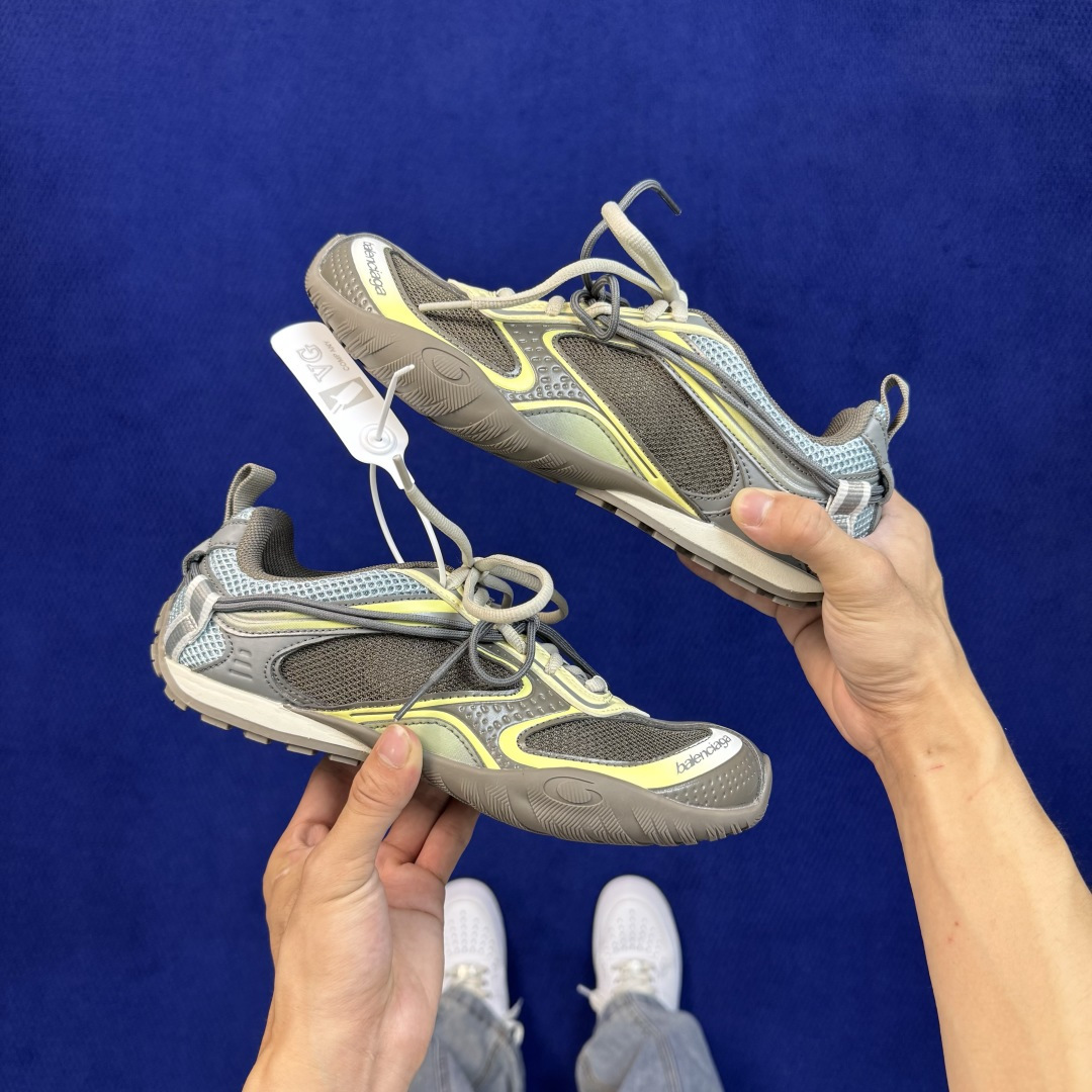 Balenciaga巴黎世家 25代Radar 圆头系带 做旧效果 低帮 生活休闲鞋 棕黄 货号： WSTGL 2471