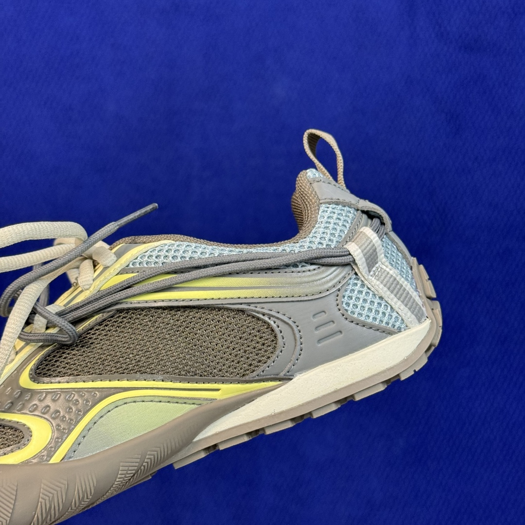 Balenciaga巴黎世家 25代Radar 圆头系带 做旧效果 低帮 生活休闲鞋 棕黄 货号： WSTGL 2471