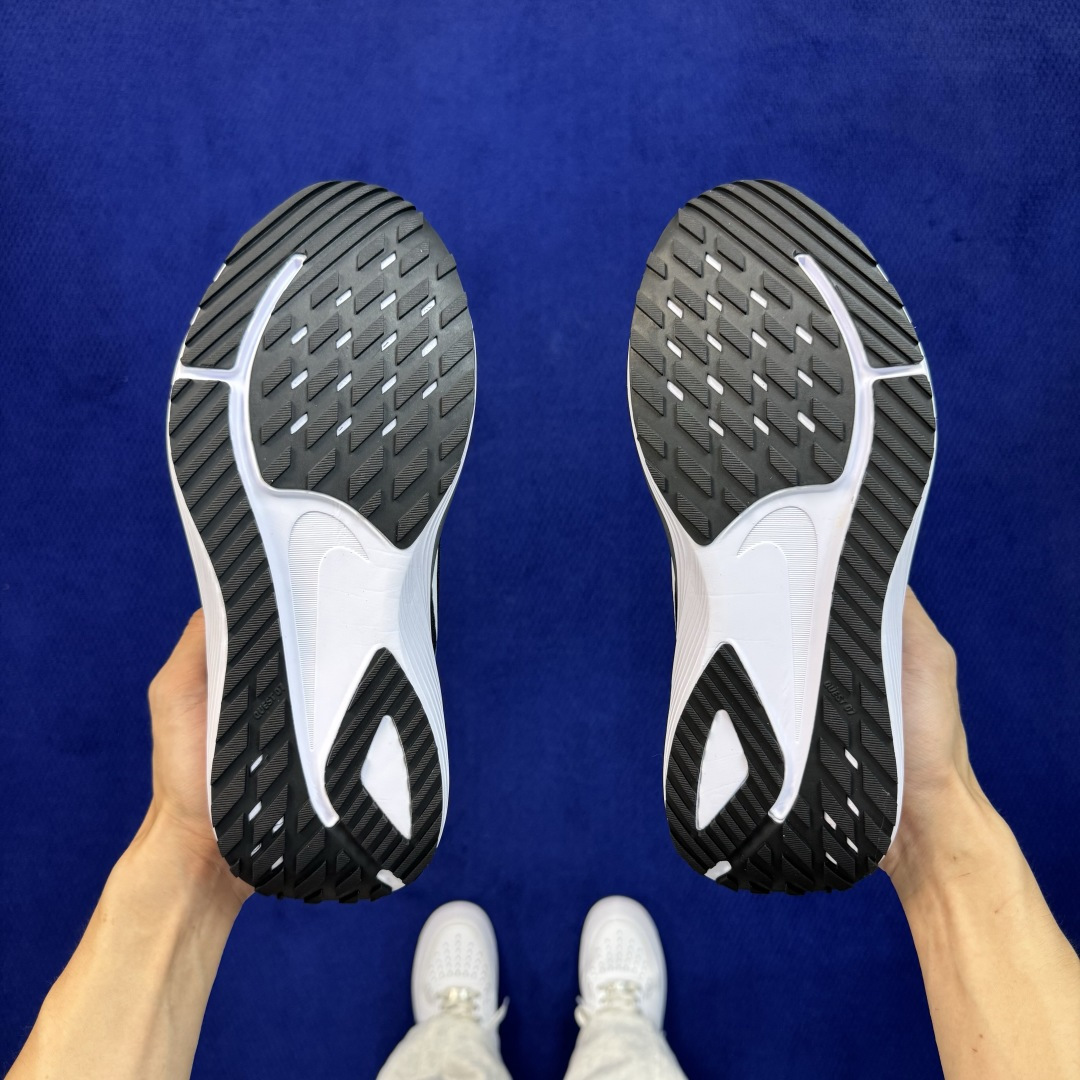 Nike Quest 7 网布透气 低帮跑步鞋 大厂纯原，1:1顶级品质！ 第1色:黑白 货号：IM6368-005 尺