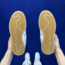 adidas originals CAMPUS 00s 面包鞋 低帮板鞋 大厂纯原,品质顶美! 货号:HQ8707 尺码 adidas originals CAMPUS 00s 面包鞋 低帮板鞋 大厂纯原,品质顶美! 货号:HQ8707 尺码