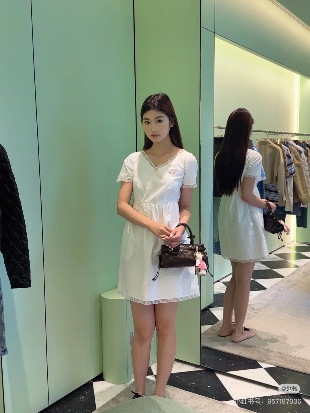 Prada Robe Trapèze en Coton avec Dentelle et Broderie