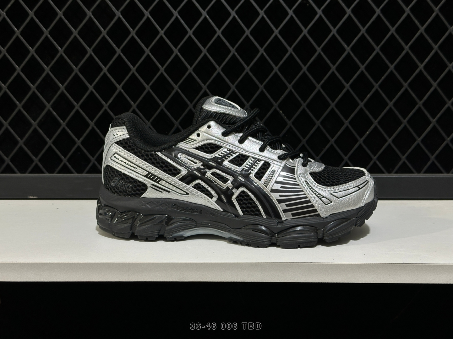 合集💰175🔻
公司级✅Asics Gel-Kayano 12.1 亚瑟士 运动休闲透气专业跑鞋 
采用工程弹性双层再生针织密度鞋面材质 后跟3D可视GEL缓震乳胶物料 升级FF BLAST PLUS全新缓震中底部位科技材质 外置高耐磨橡胶外底 稳步升级 跑出节奏
货号:1203A759-100
Size:36 37 37.5 38 39 39.5 40.5 41.5 42 42.5 43.5 44 45 46。 006