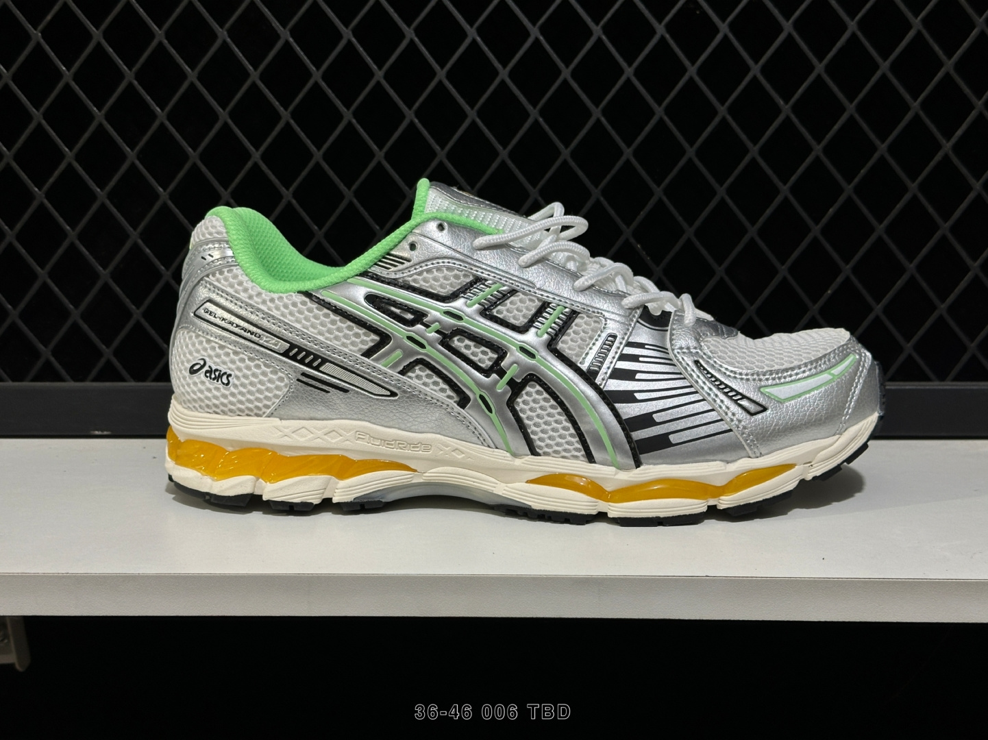 合集💰175🔻
公司级✅Asics Gel-Kayano 12.1 亚瑟士 运动休闲透气专业跑鞋 
采用工程弹性双层再生针织密度鞋面材质 后跟3D可视GEL缓震乳胶物料 升级FF BLAST PLUS全新缓震中底部位科技材质 外置高耐磨橡胶外底 稳步升级 跑出节奏
货号:1203A759-100
Size:36 37 37.5 38 39 39.5 40.5 41.5 42 42.5 43.5 44 45 46。 006