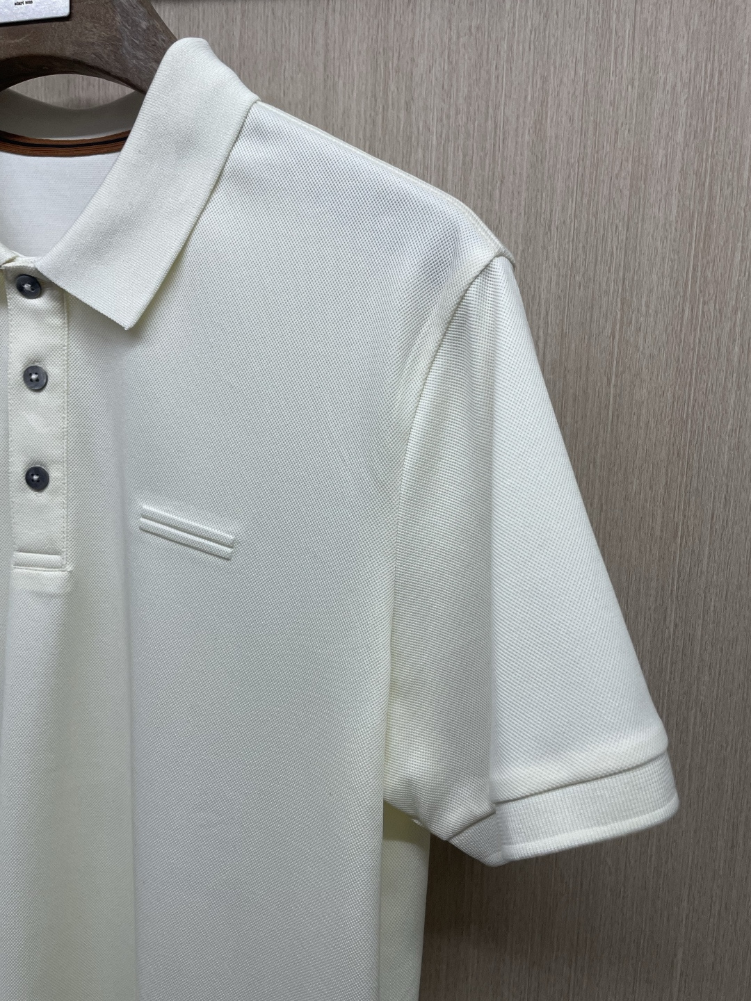 Мужская рубашка поло из плотной смесовой ткани с темными пуговицами Lacoste