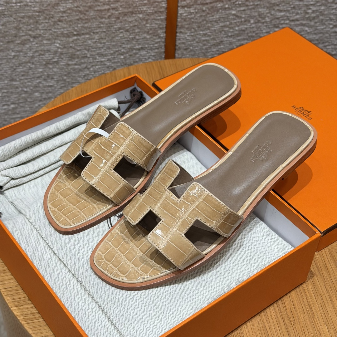 HERMES 🐊 Oran サンダル レディース トングサンダル 春秋用 ファッション クラシック クロコダイルレザー 希少レザー
