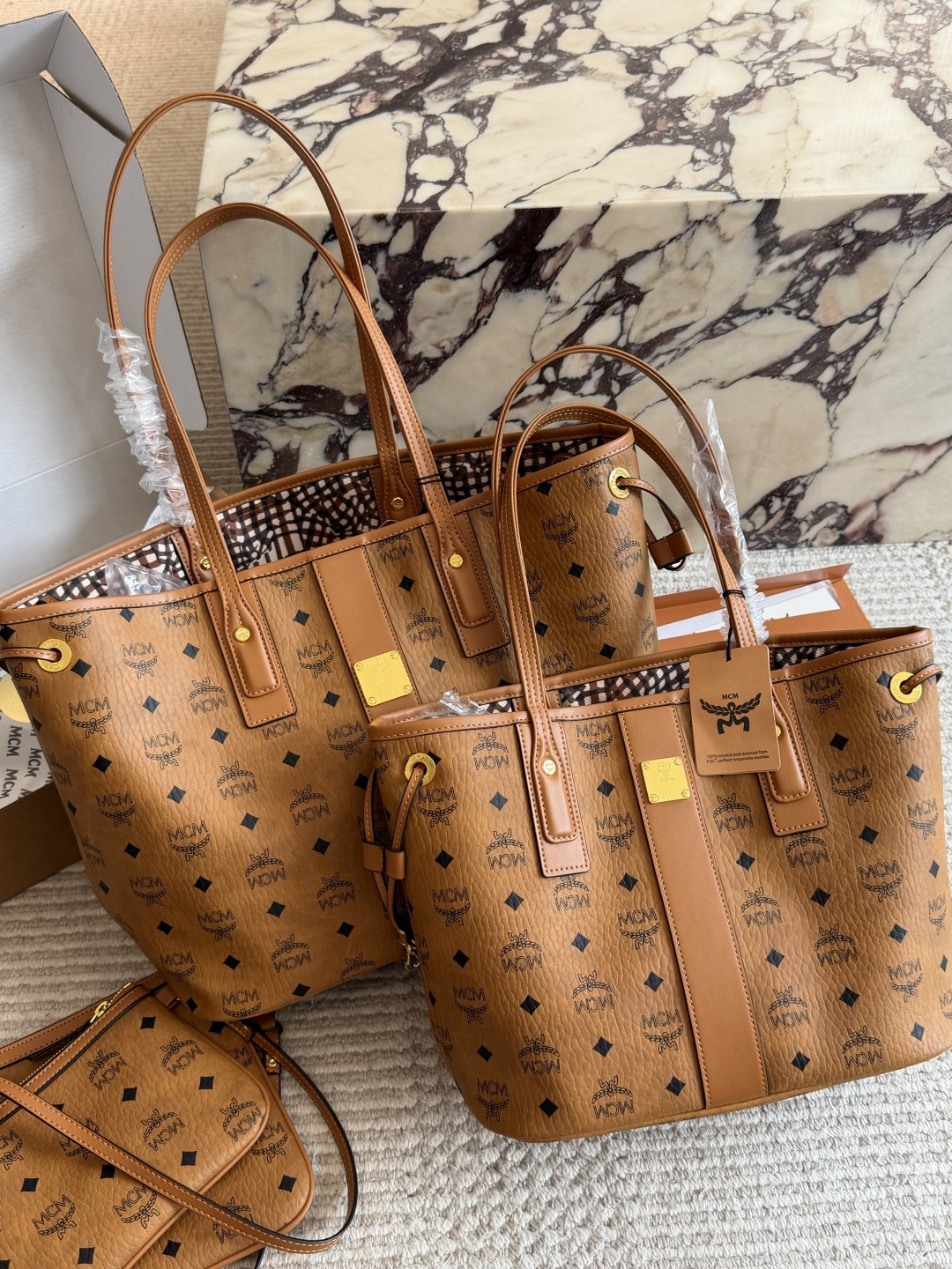 p170, p160 versión alta, herrajes de acero inoxidable color té, igual que en la tienda MCM nuevo bolso de compras de do…