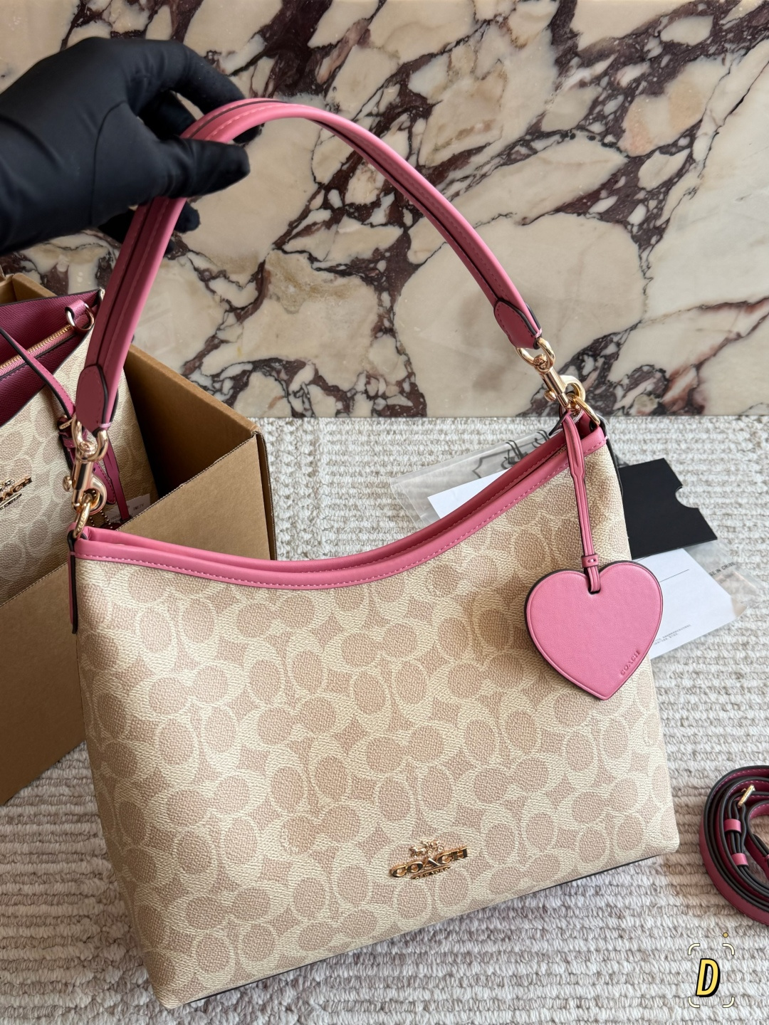 COACH Laurel 31 bolso vagabundo rosa 🌸 COACH Laurel 31 bolso vagabundo rosa, lona clásica con logotipo + ribete de cue…