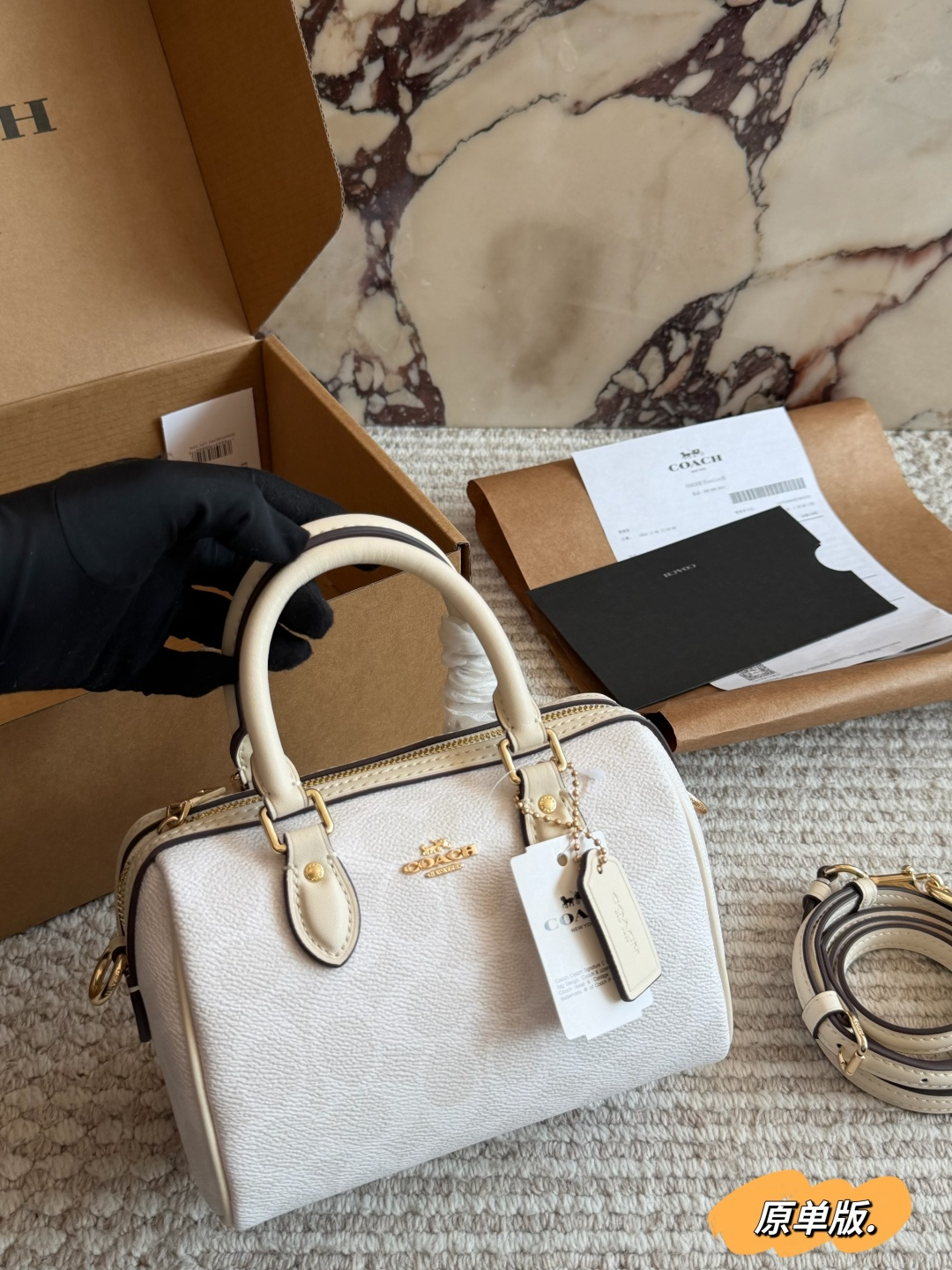 Réplica de primera calidad El último modelo de Coach, el bolso mini Boston de la serie Rowan, nuevo color de té con lec…