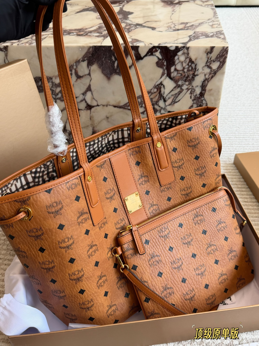 p215 réplica original, herrajes marrones, idéntico a la tienda oficial, nuevo bolso de compras de doble cara MCM con es…