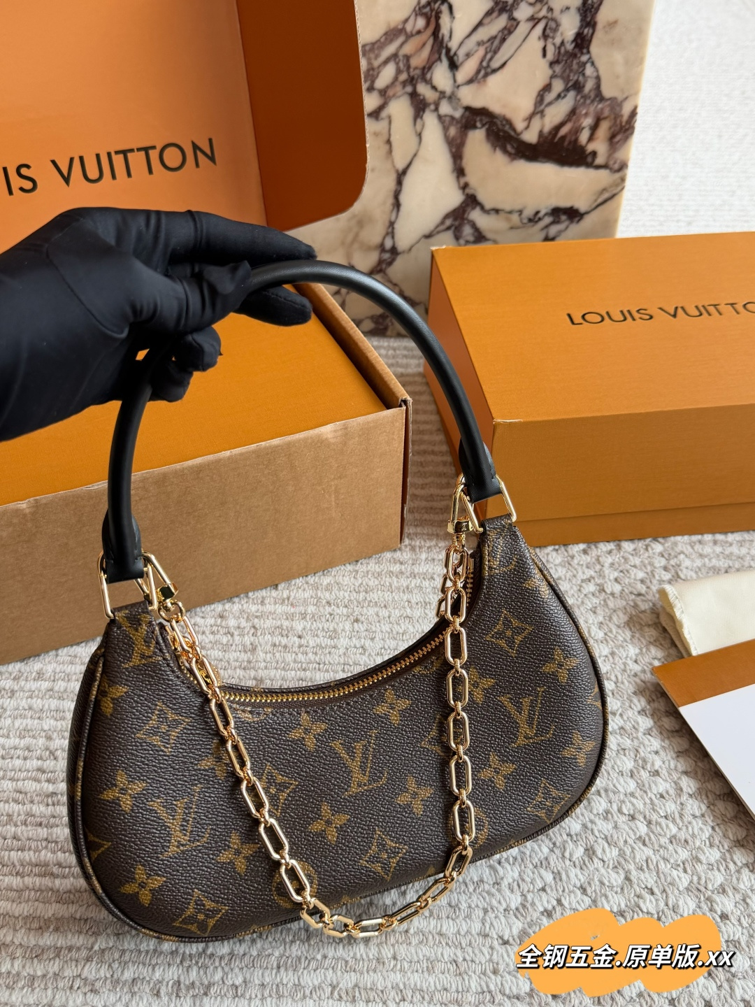 Louis Vuitton Handbag 11379