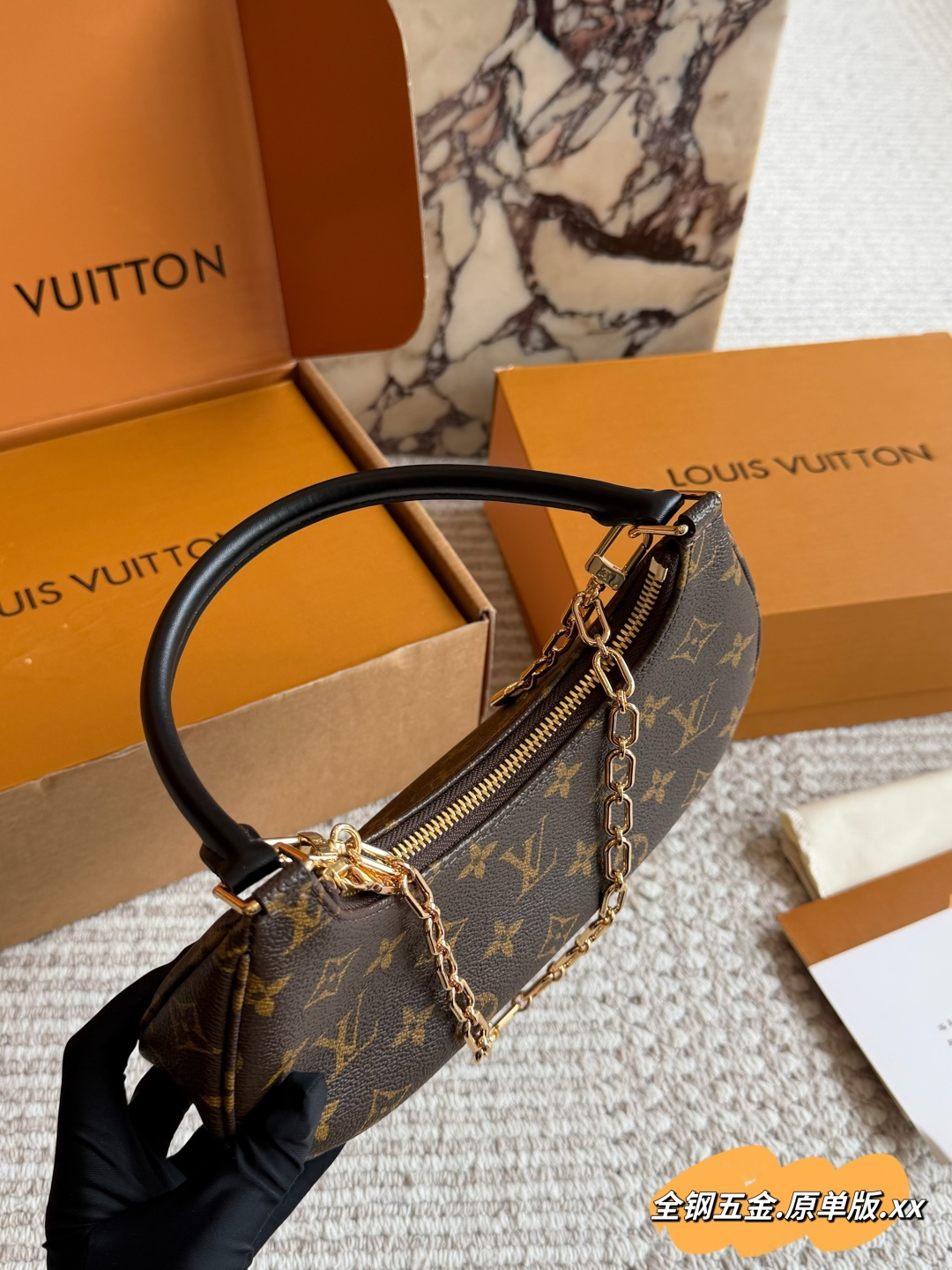 Alternative view of Louis Vuitton Handbag 11379