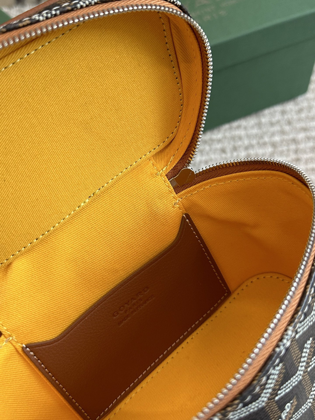 Dimensioni della borsa Goyard: 18 x 12 cm — photo 9