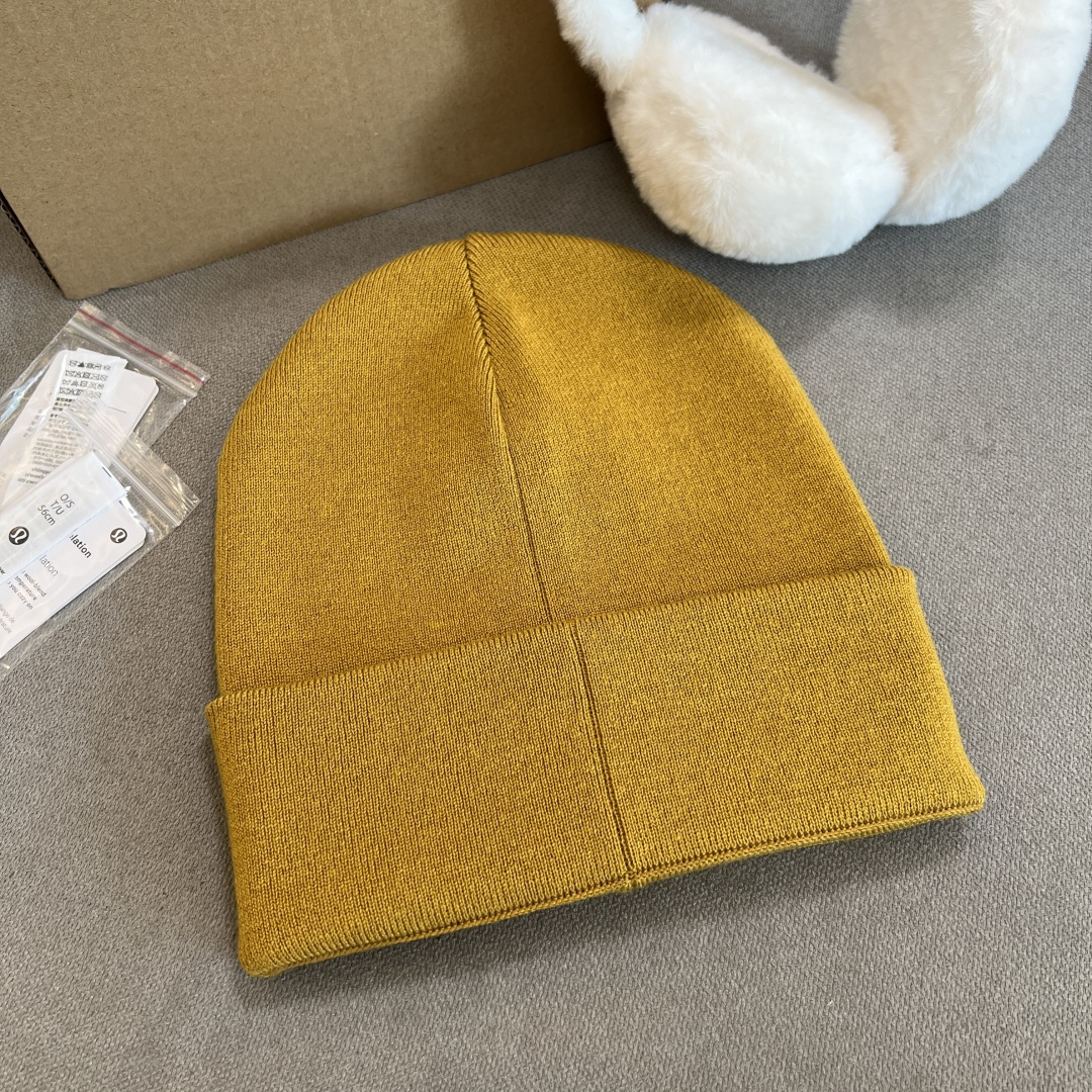 Yellow, a particularly bright colorNot picky about style, not picky abou - Comprehensive 5