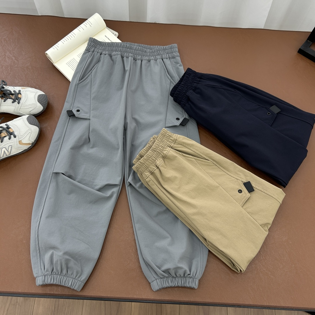 110-160@89; 170@89.9; una pieza de volumen. Pantalones de trabajo casual para niños de calidad de mostrador, buen corte…