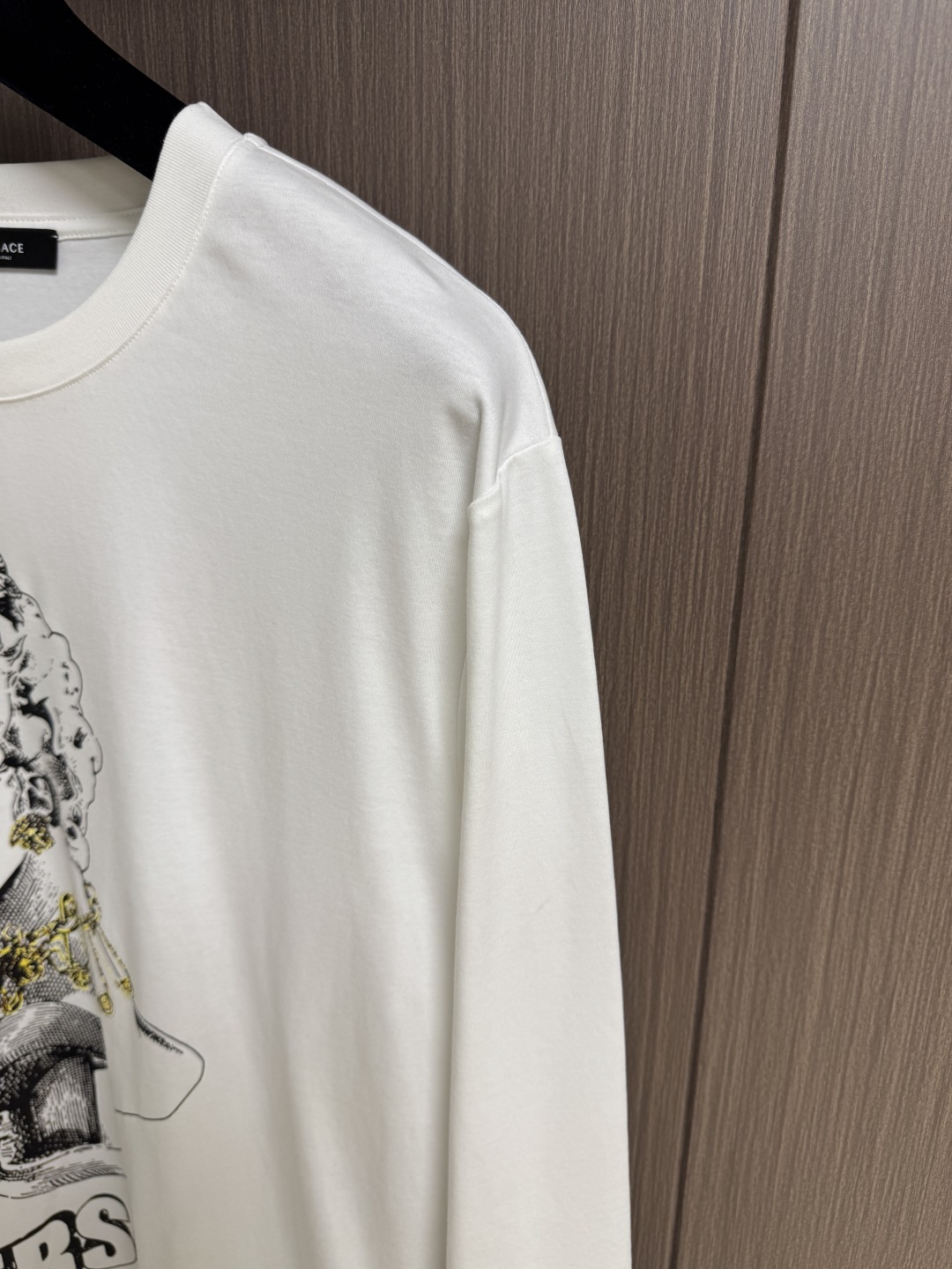 Versace Logo Print Crew Neck Sweatshirt: Autumn/Winter Collection 5 cmp i1760063669933 558 0 3