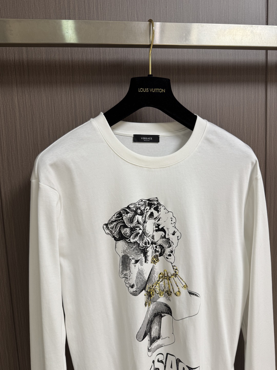 Versace Logo Print Crew Neck Sweatshirt: Autumn/Winter Collection 9 cmp i1760063672733 3597 0 7