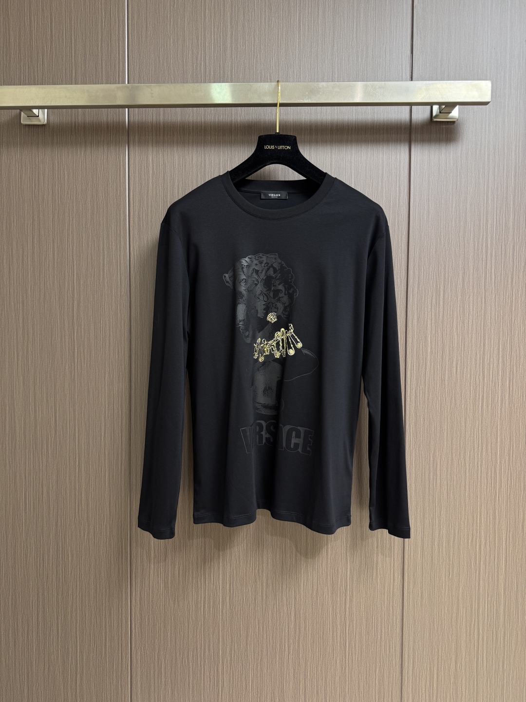 Versace Logo Print Crew Neck Sweatshirt: Soft, High-End Quality 2 cmp i1760063691469 1274 0 0