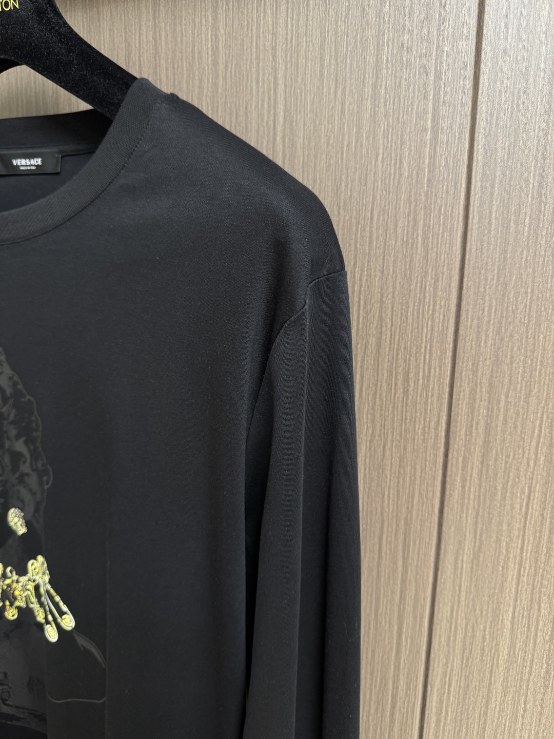 Versace Logo Print Crew Neck Sweatshirt: Soft, High-End Quality 5 cmp i1760063693043 1813 0 3