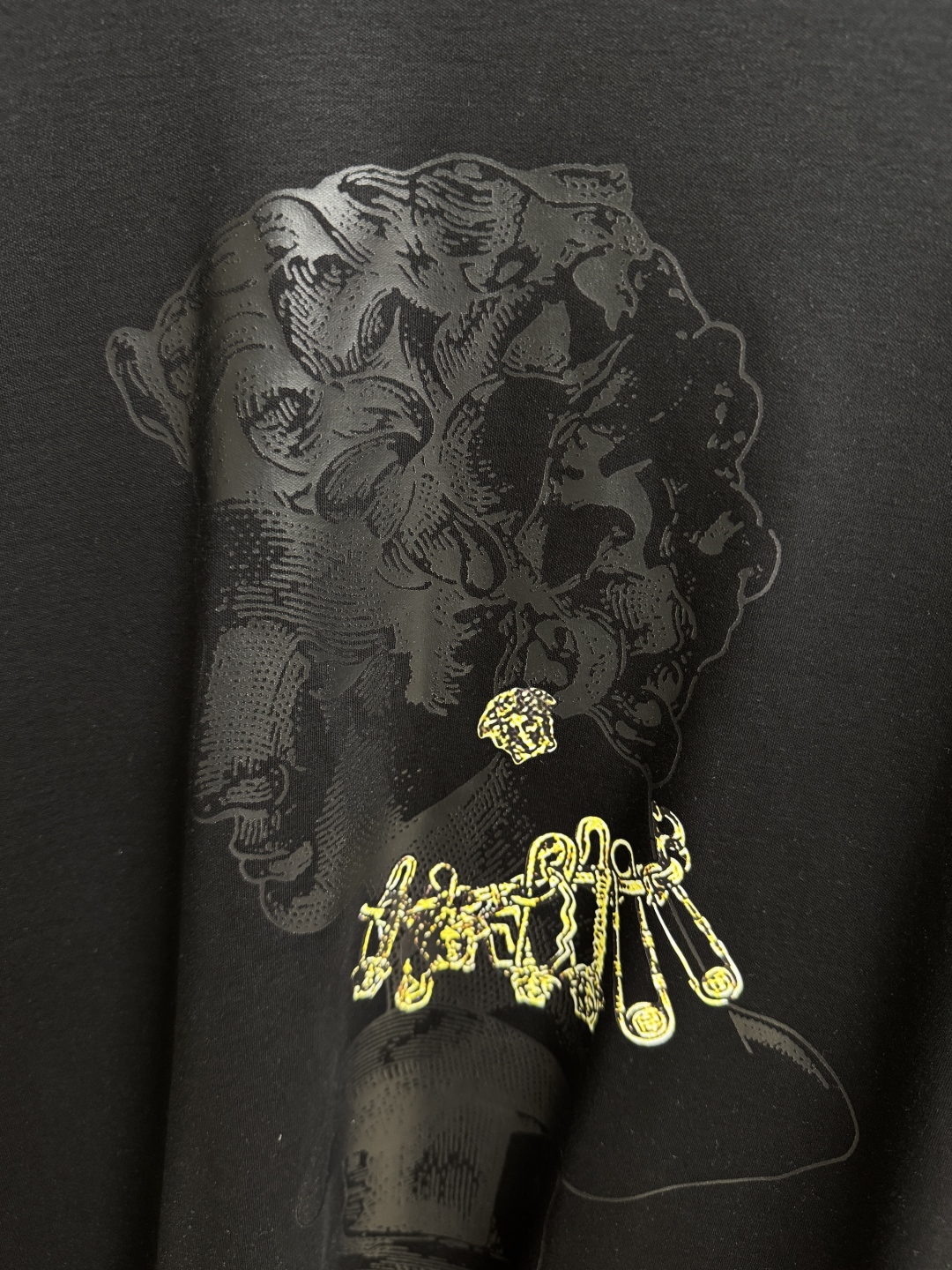 Versace Logo Print Crew Neck Sweatshirt: Soft, High-End Quality 9 cmp i1760063693372 2888 0 7