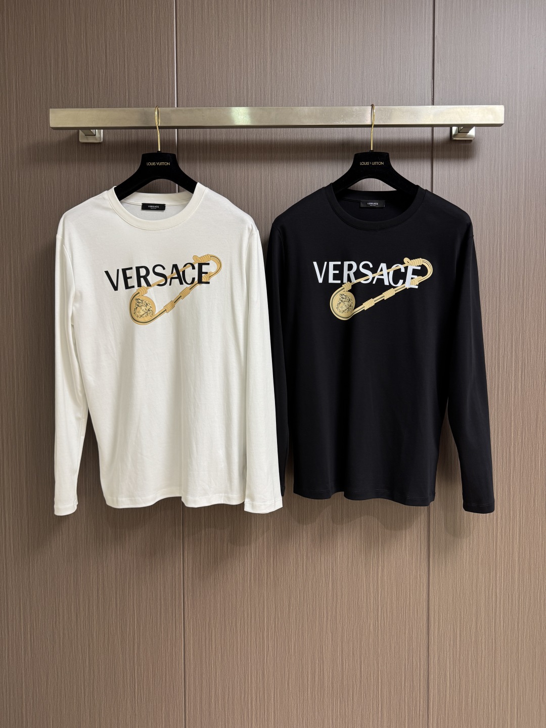 Versace Unisex Long Sleeve Cotton T-Shirt - Comfortable & Stylish 4 cmp i1760063711067 7845 0 2