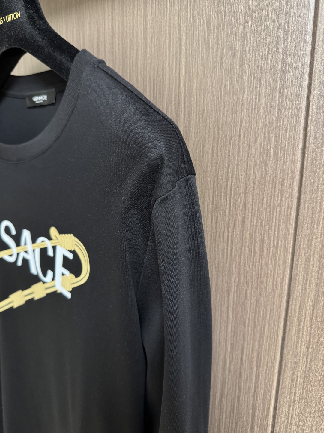 Versace Unisex Long Sleeve Cotton T-Shirt - Comfortable & Stylish 5 cmp i1760063711086 8891 0 3