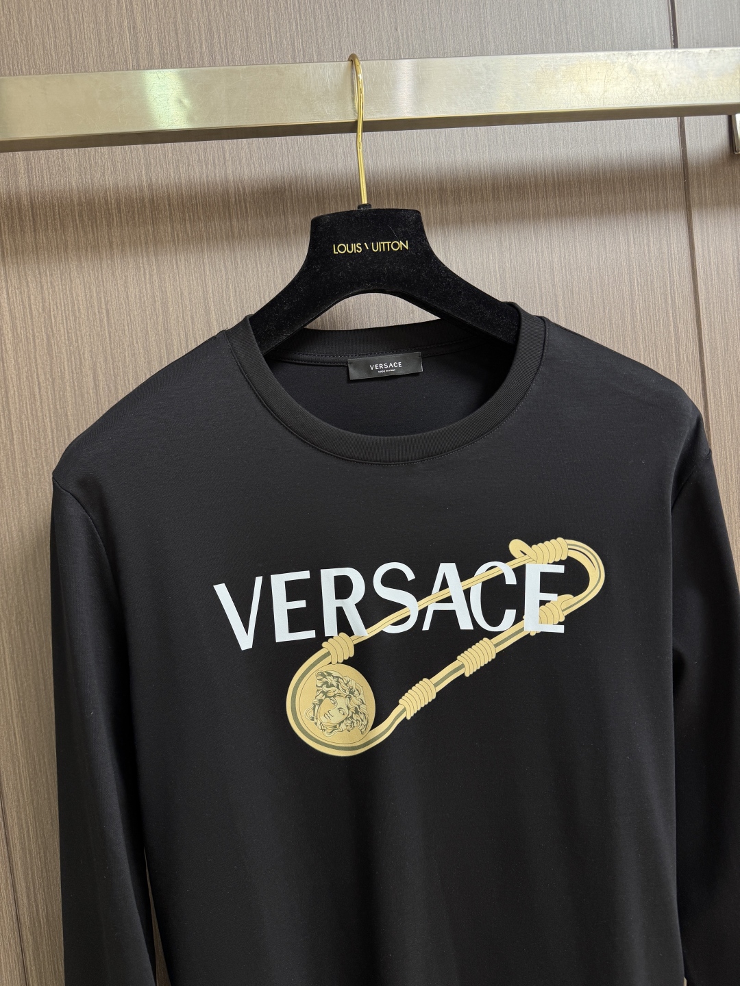 Versace Unisex Long Sleeve Cotton T-Shirt - Comfortable & Stylish 9 cmp i1760063713981 5092 0 5