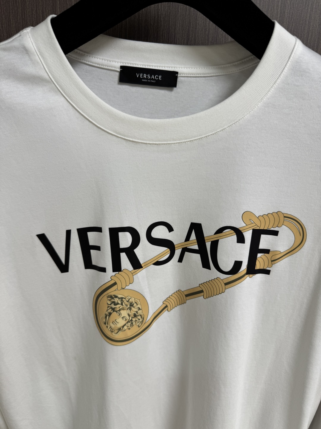 Versace Unisex Long Sleeve Cotton T-Shirt - Soft, Breathable, Stylish 7 cmp i1760063735158 5131 0 5