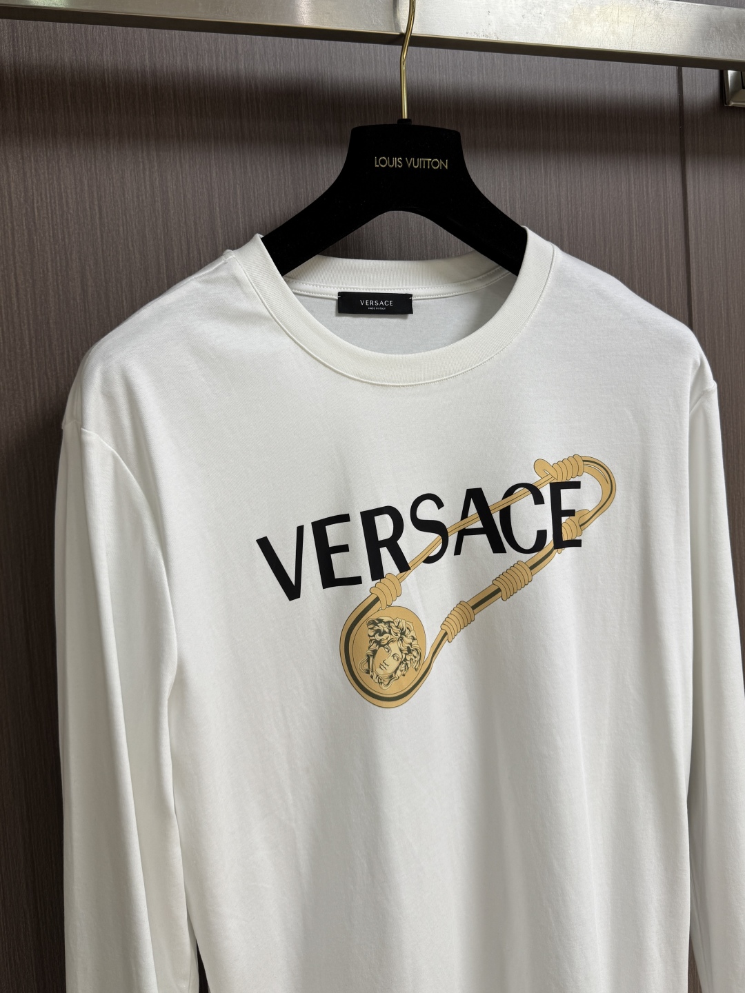 Versace Unisex Long Sleeve Cotton T-Shirt - Soft, Breathable, Stylish 9 cmp i1760063736685 9348 0 7