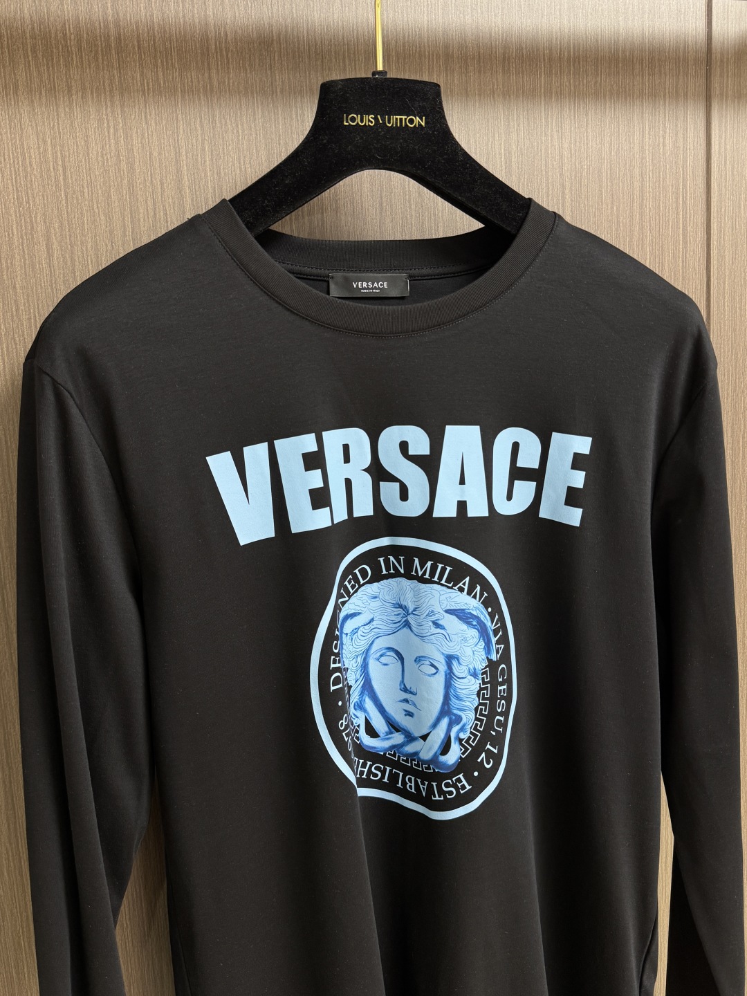 Versace Logo Print Long Sleeve T-Shirt Fall/Winter Collection 9 cmp i1760063791152 7171 0 7