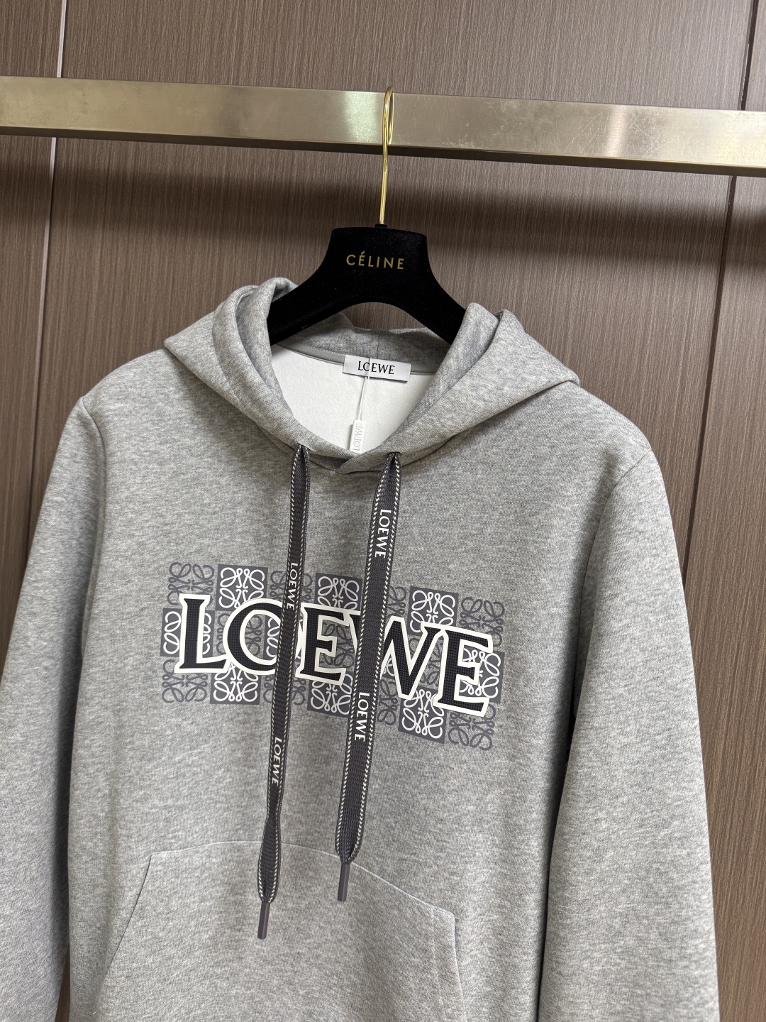 Loewe Printed Hoodie: High-Quality Cotton Blend, Comfortable & Luxurious 8 cmp i1760420840298 5730 0 6